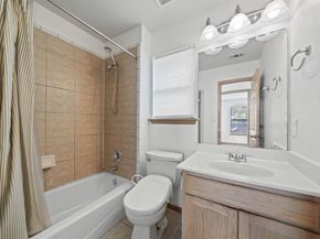 1906 B Garden ST B, Austin TX 78702