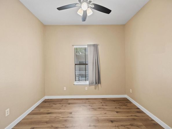 712 Graham Pl 302, Austin TX 78705
