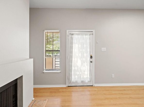 712 Graham Pl 302, Austin TX 78705