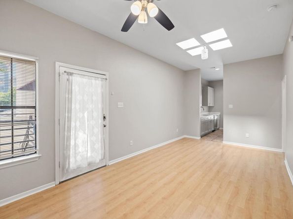 712 Graham Pl 302, Austin TX 78705