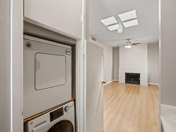 712 Graham Pl 302, Austin TX 78705