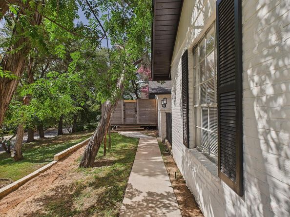 6108 Shadow Valley DR A & B, Austin TX 78731
