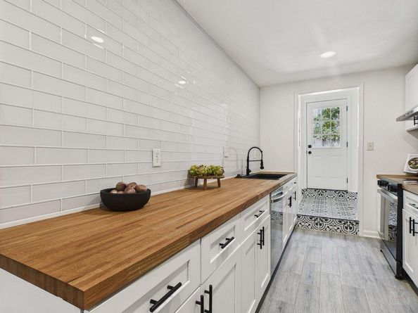 6108 Shadow Valley DR A & B, Austin TX 78731