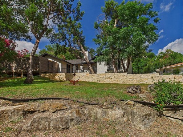 6108 Shadow Valley DR A & B, Austin TX 78731