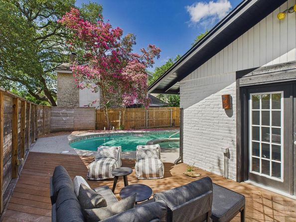 6108 Shadow Valley DR A & B, Austin TX 78731
