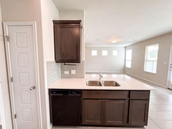 3651 Sandy Brook DR 206, Round Rock TX 78665
