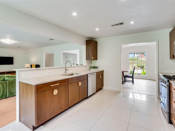 2306 Loyola LN, Austin TX 78723