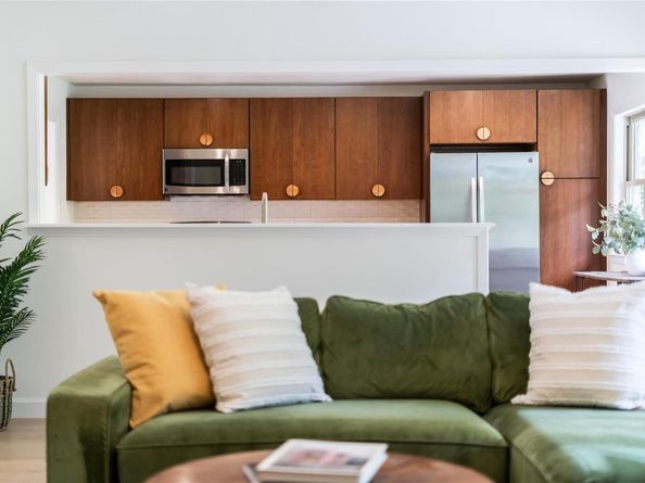 2306 Loyola LN, Austin TX 78723