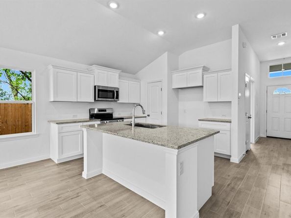 233 Ironshoe TRL, Liberty Hill TX 78642