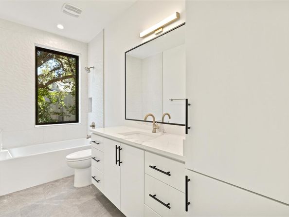 3208 Clawson RD 4B, Austin TX 78704