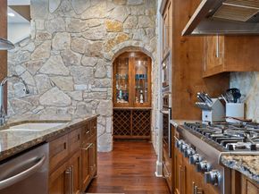 2002 Kinney Ave B, Austin TX 78704