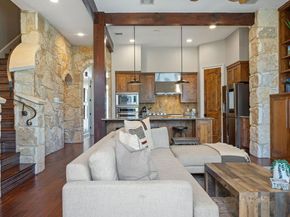 2002 Kinney Ave B, Austin TX 78704