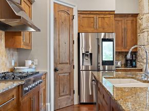 2002 Kinney Ave B, Austin TX 78704