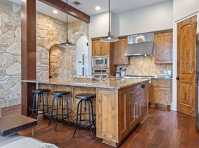 2002 Kinney Ave B, Austin TX 78704