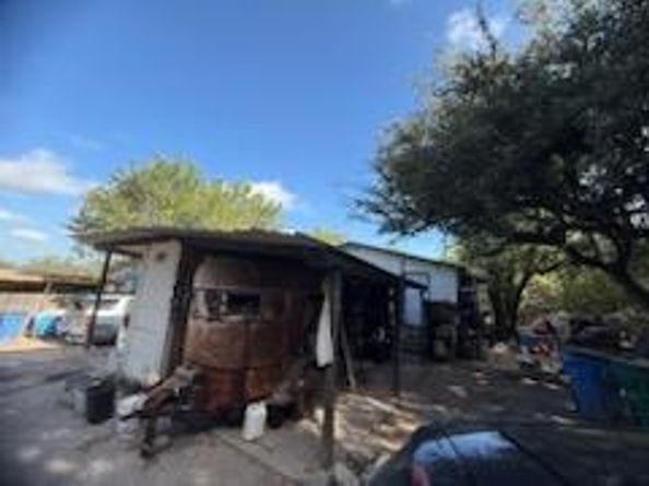 21471 Coyote TRL 10, Leander TX 78645