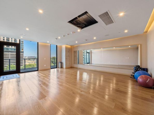 48 East Ave 1405, Austin TX 78701