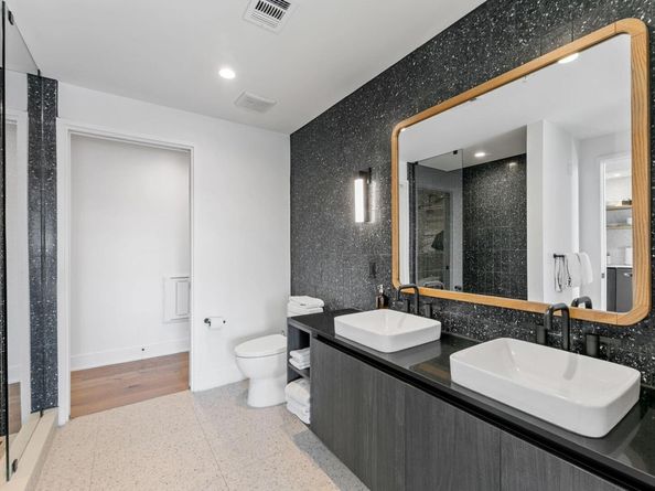 48 East Ave 1405, Austin TX 78701
