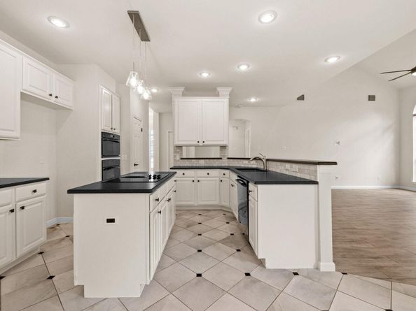 10100 Scull Creek DR, Austin TX 78730