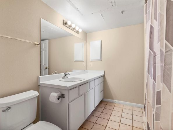 501 W 26th ST 214, Austin TX 78705