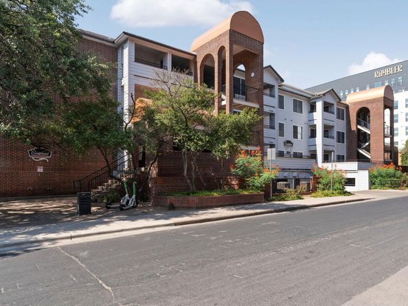 501 W 26th ST 214, Austin TX 78705