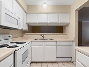 501 W 26th ST 214, Austin TX 78705