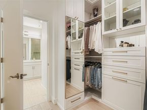 1600 S 1st ST 201, Austin TX 78704