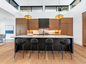 4216 Deepwoods DR, Austin TX 78731