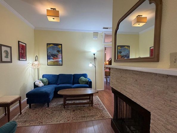 303 W 35th ST 202, Austin TX 78705