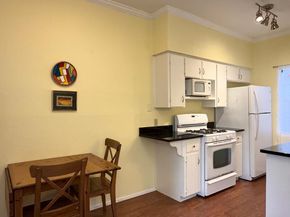 303 W 35th ST 202, Austin TX 78705