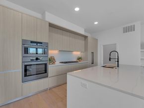 2209 S 1st ST 403, Austin TX 78704