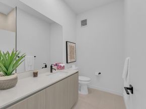 2209 S 1st ST 403, Austin TX 78704