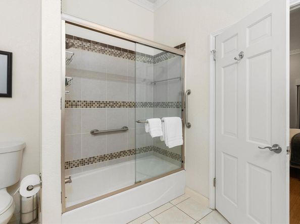 11003 Pinehurst DR 6, Austin TX 78747