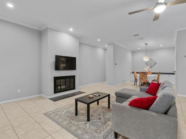 11003 Pinehurst DR 6, Austin TX 78747