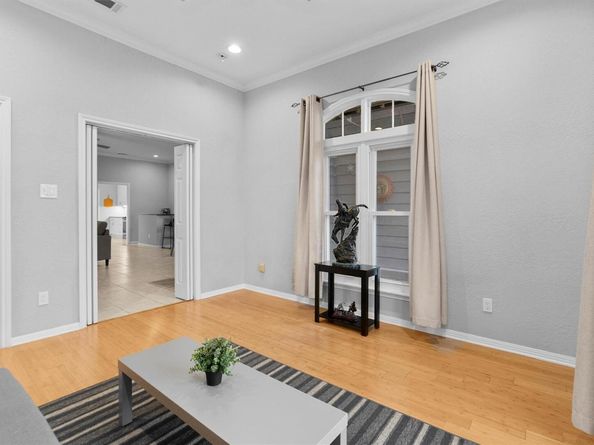 11003 Pinehurst DR 6, Austin TX 78747