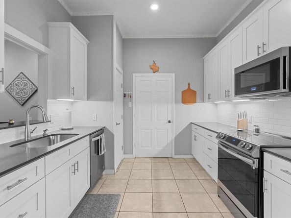 11003 Pinehurst DR 6, Austin TX 78747