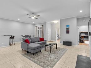 11003 Pinehurst DR 6, Austin TX 78747