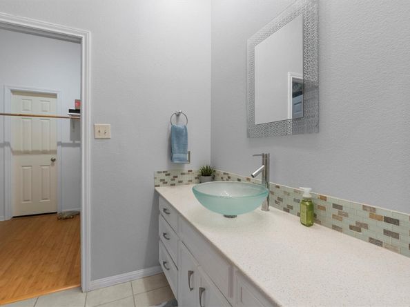 11003 Pinehurst DR 6, Austin TX 78747