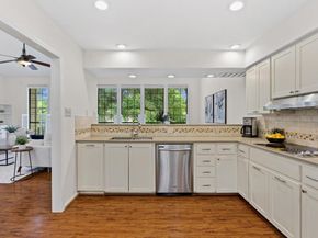 6820 Cypress PT N 28, Austin TX 78746