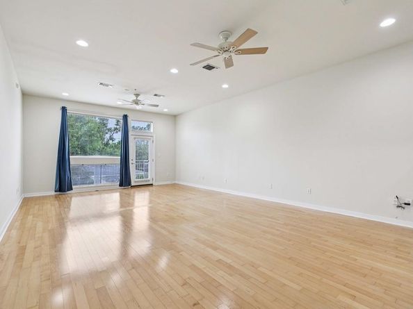2931 E 12th ST 206, Austin TX 78702