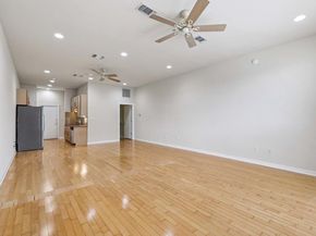 2931 E 12th ST 206, Austin TX 78702