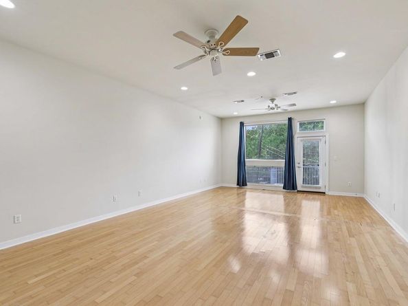 2931 E 12th ST 206, Austin TX 78702