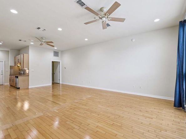 2931 E 12th ST 206, Austin TX 78702