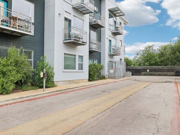 2931 E 12th ST 206, Austin TX 78702