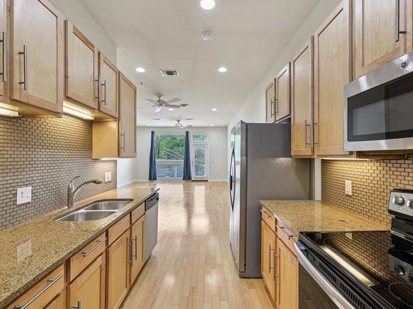 2931 E 12th ST 206, Austin TX 78702