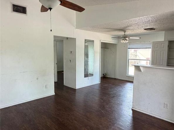 8201 Riverstone Dr, Austin TX 78724