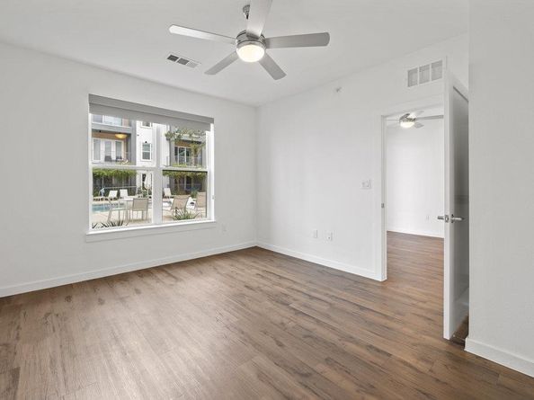 4801 Springdale RD 1106, Austin TX 78723