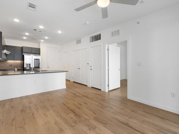 4801 Springdale RD 1106, Austin TX 78723