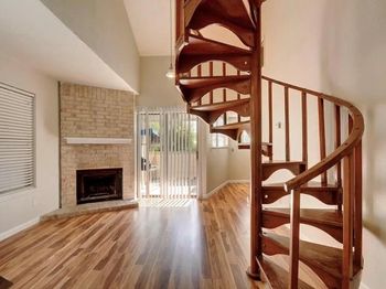 2500 Burleson RD