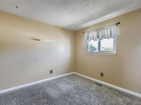 6080 S Estes Street, Littleton CO 80123