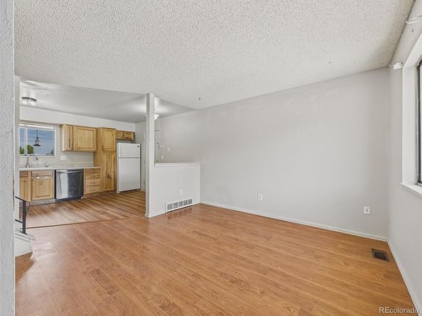 904 S Uravan Street, Aurora CO 80017